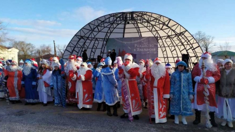 90-е возвращаются, парад Дедов Морозов, бедная Саратовская область…