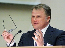 Логинов без медали, Сомов с должностью