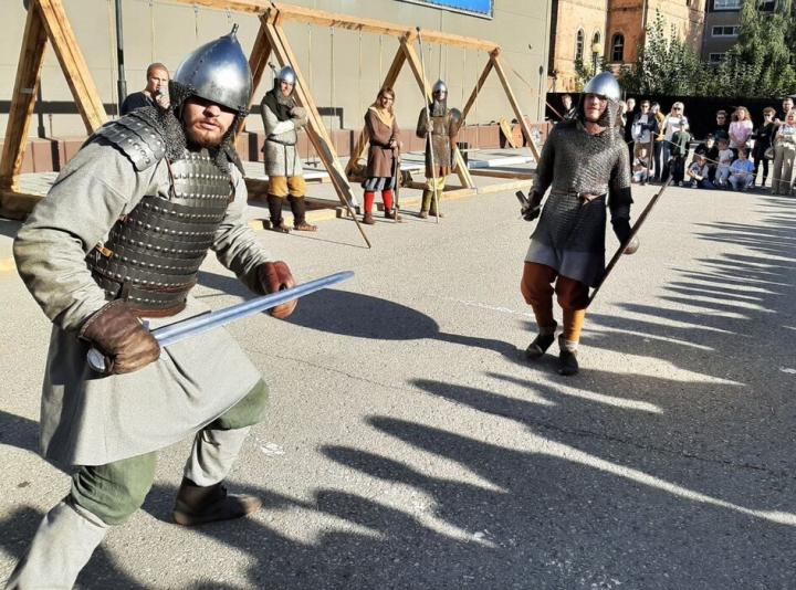 ПОФЕСТИВАЛИЛИ