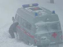 Красноармейская "скорая помощь" завязла в снегу по дороге на вызов