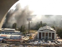 У стадиона "Сокол" в Саратове горят деревья