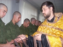 Священник благословил отправку новобранцев в Севастополь