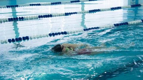 В бассейне СГЮА прошли первые соревнования по плаванию