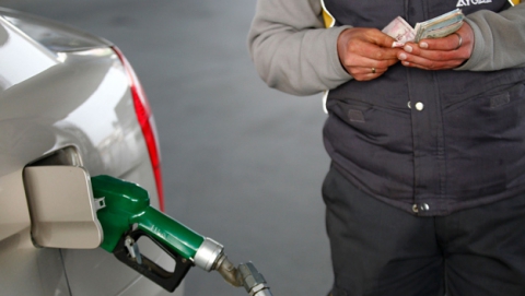  Бензин в Саратове на рубль дешевле, чем в среднем по России
