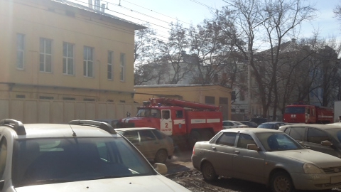 Пожар на электроподстанции у института "Микроб": очевидцы жалуются на зловоние