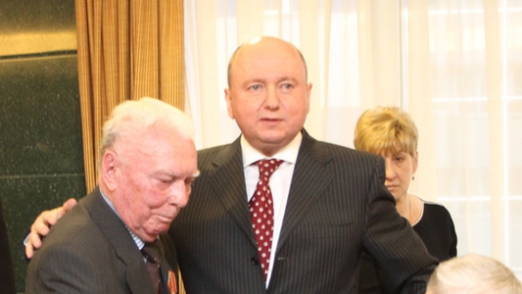 Гендиректор ООО "Газпром трансгаз Саратов" вручил юбилейные медали ветеранам ВОВ