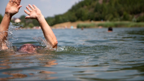 Двое жителей Саратовской области купались и утонули