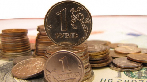 Укрепившемуся рублю угрожают новости из Анголы
