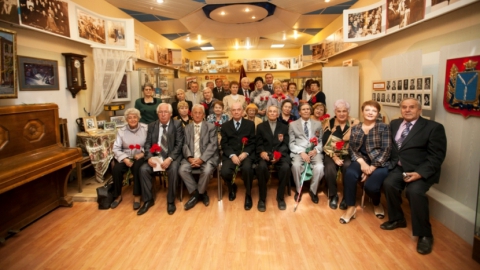 Студенты СГЮА поздравили ветеранов с Днем пожилого человека