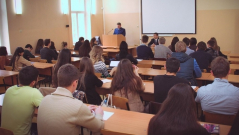 Студенты СГЮА встретились с зампрокурора Саратова