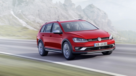 Саратовцам предлагают приобрести Volkswagen Golf - автомобиль немецкого качества за российские рубли