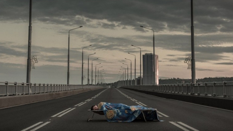 "Спавший" на мосту Саратов-Энгельс парень оштрафован за нарушение ПДД