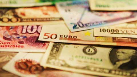 Центробанк увеличил официальный курс евро до 63,81 рубля