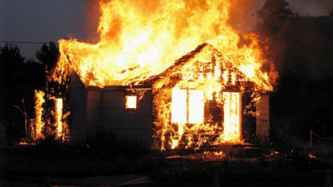 В Саратове горел дом площадью 148 квадратных метров
