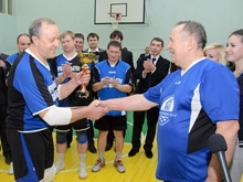Валерий Радаев и Дмитрий Аяцков сыграли в волейбол