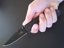 В Новоузенске пьяный отец ударил дочь ножом