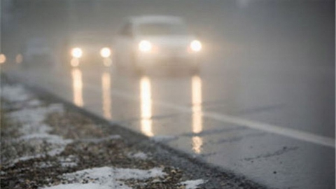 Саратовцев предупреждают об усилении ветра и тумане