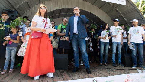 Каждой школе – по аллее: «Ростелеком» поддержал «Экомарафон-2018» в Саратове
