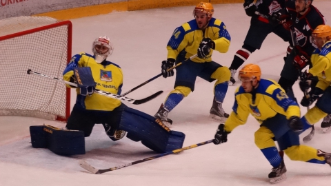 Саратовские хоккеисты всухую разгромили "Челны"