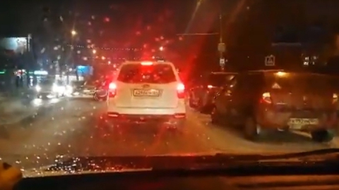 Из-за массовой аварии перекрыта дорога в Заводской район