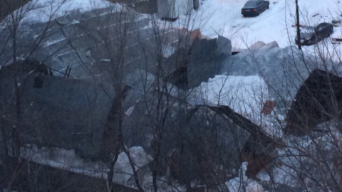 Крыша ангара рухнула под тяжестью снега