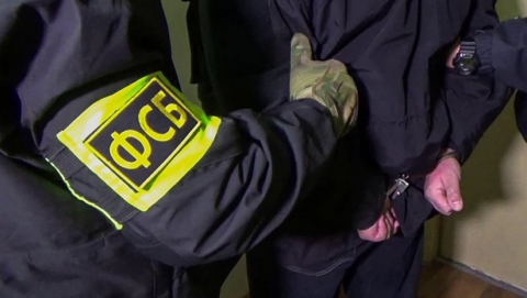 Подозреваемые в лишении людей свободы попались на взятке сотруднику ФСБ