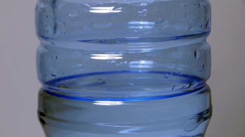 За качеством бутилированной воды будет следить Роспотребнадзор