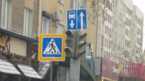 На перекрестке в центре Саратова не работают светофоры