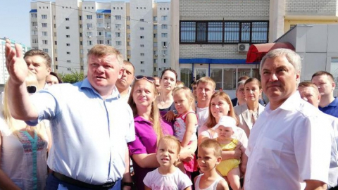 Вячеслав Володин осмотрел строительство школы в микрорайоне "Звезда"