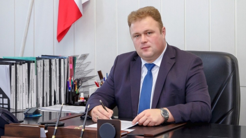 Главу Калининского района подозревают в получении крупной взятки