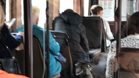 Девушка предупредила об очередном извращенце в саратовском автобусе
