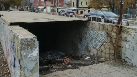 Заброшенный переход с мусором и крысами открыли в Ленинском районе