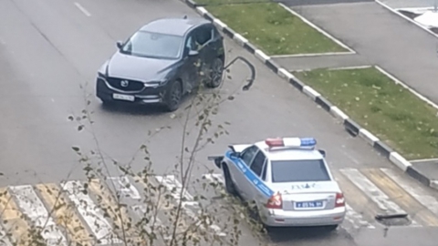 Машина ДПС попала в аварию в центре Саратова