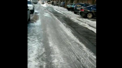 В Сети появилось видео с затопленными улицами Саратова