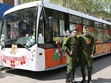 В Энгельсе курсирует "троллейбус Победы"