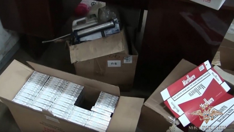 Полиция обнаружила четыре склада с контрабандными сигаретами из Казахстана | 18+