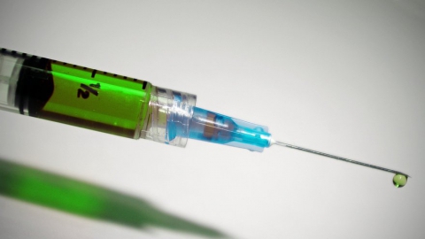 Саратовцы получат взрослую вакцину от гриппа 15 октября
