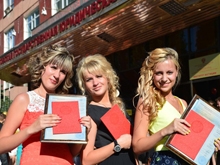В СГЮА 400 выпускников получили дипломы с отличием