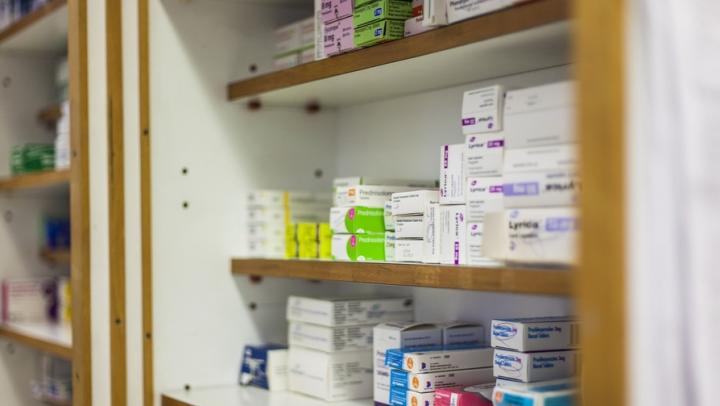 Аптеки обяжут сообщать о более дешевых препаратах