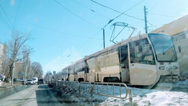 В Ленинском районе Саратова встал «третий» трамвай 