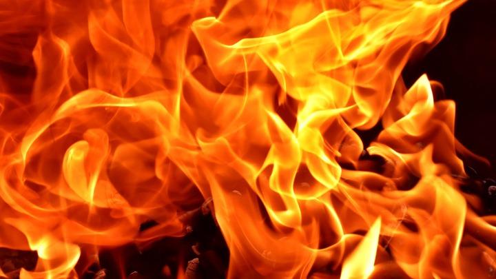 Иномарка сгорела вечером в Петровске