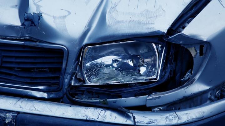 В ДТП на 50 лет Октября в Саратове погиб водитель Mercedes-Benz