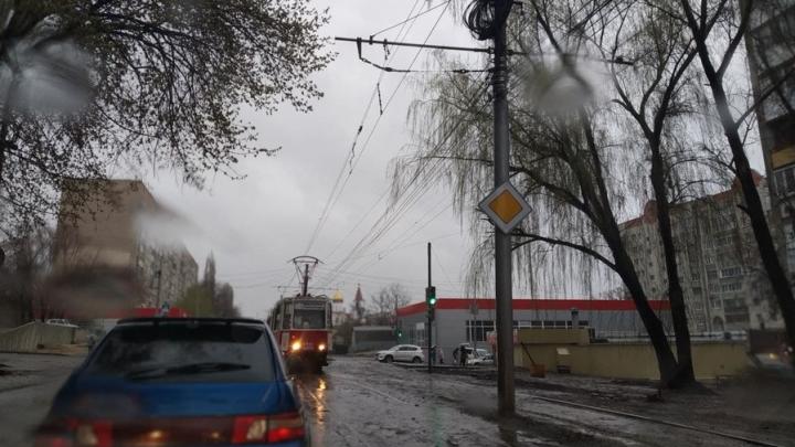 Трамвай № 11 встал в Кировском районе Саратова