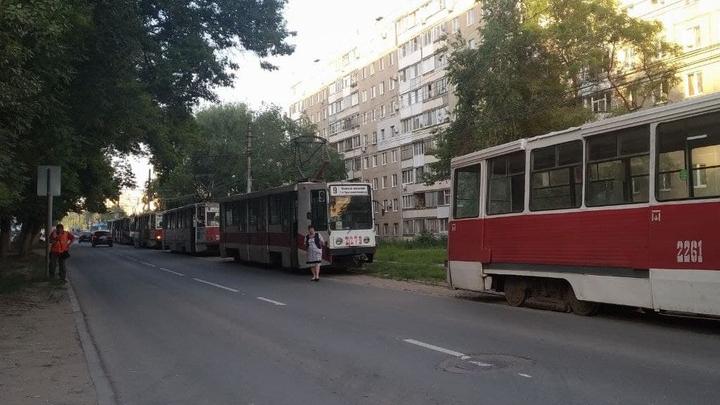 В Саратове встал «девятый» трамвай из-за обрыва контактной сети
