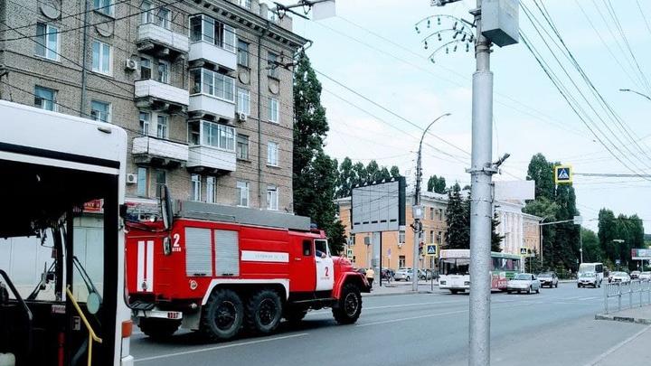 Пожар в многоэтажке на Артиллерийской: из дома эвакуировали 20 человек