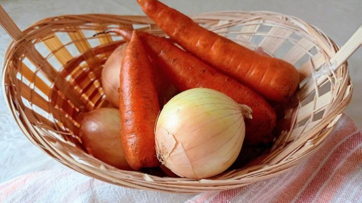 Саратовстат отметил падение цен на морковь