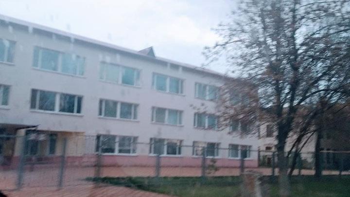 Школа в Калининском районе закрылась на карантин из-за ковида