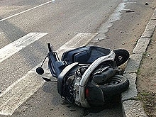 Подросток упал со скутера и травмировался