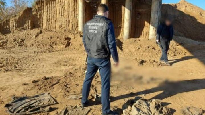 В Саратовской области под опорой моста найден скелет в кроссовках 