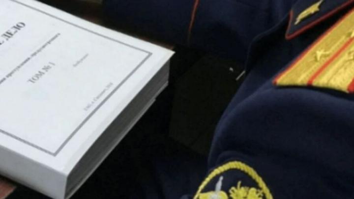 Охранник тюрьмы в Балашове пронес осужденному телефоны